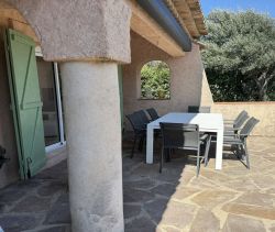 A louer MAISON  7 PIECES 200 M2 PIEDS DANS L'EAU LES ISSAMBRES