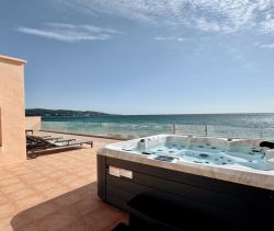 A louer MAISON  6 PIECES 165 M2 PIEDS DANS L'EAU SAINTE MAXIME