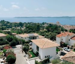A louer MAISON  5 PIECES 200 M2 VUE MER SAINTE MAXIME