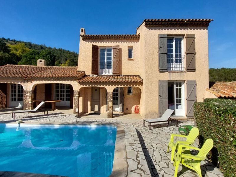 A louer MAISON  DE MAîTRE BORD DE MER LES ISSAMBRES