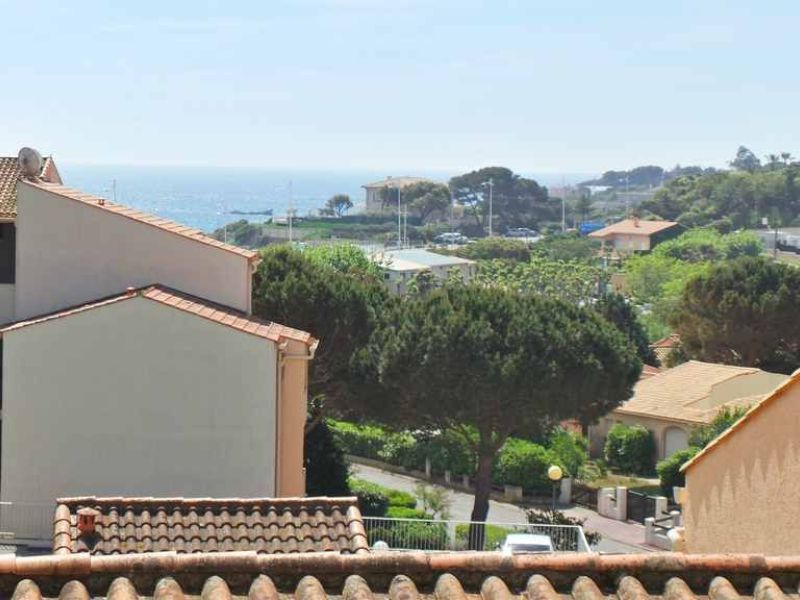 A louer APPARTEMENT T3 30 M2 BORD DE MER LES ISSAMBRES