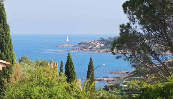 A louer MAISON  6 PIECES 170 M2 VUE MER LES ISSAMBRES
