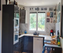 A vendre appartement est en rez de villa uniquement 4 propriÃ©taires et 2 garages Ã  se partager pour rangement 83120 Sainte Maxime
