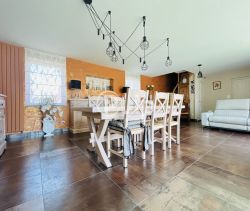 A louer LONGèRE  5 PIECES 164 M2  BEAUMETZ LES LOGES