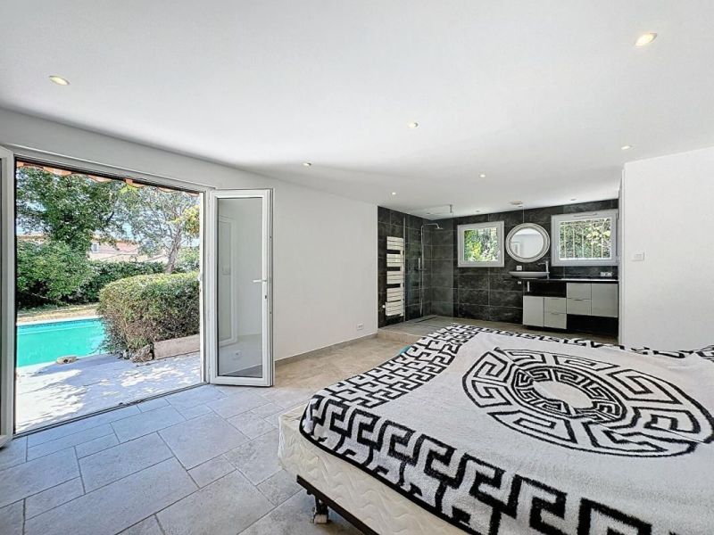 A louer MAISON  6 PIECES 197 M2 BORD DE MER VENCE