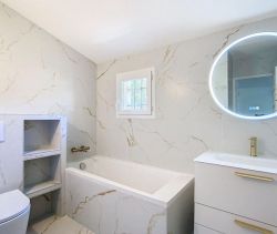 A louer MAISON  6 PIECES 197 M2 BORD DE MER VENCE