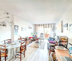 A louer APPARTEMENT DE PRESTIGE T3 80 M2 TERRASSE BORD DE MER CAGNES SUR MER