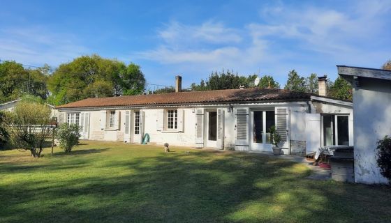 A louer LONGèRE  4 PIECES 154 M2  SAINT VIVIEN DE MEDOC