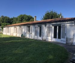 A louer LONGèRE  4 PIECES 154 M2  SAINT VIVIEN DE MEDOC