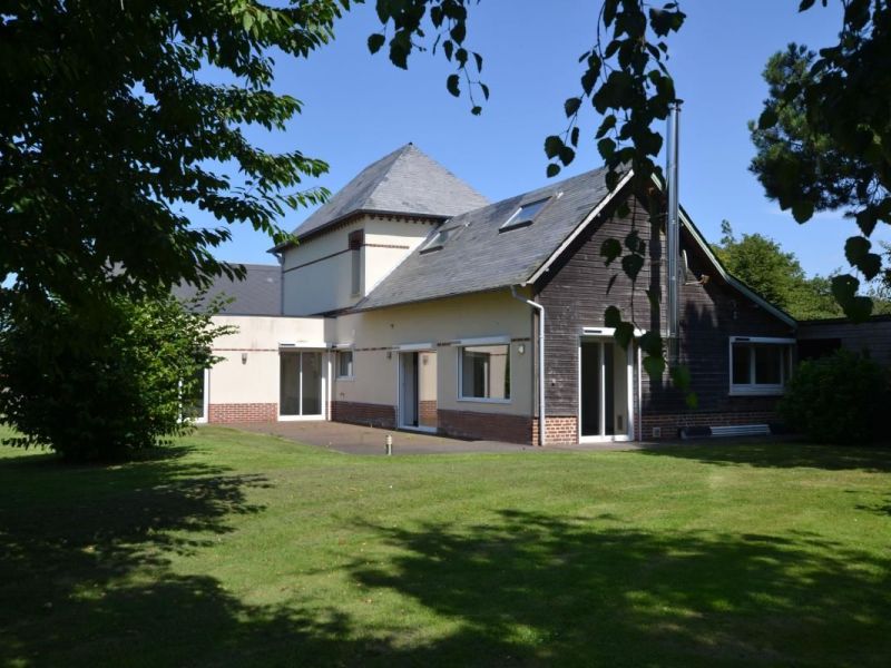 A vendre LONGèRE  8 PIECES 147 M2 BORD DE MER QUIBERVILLE