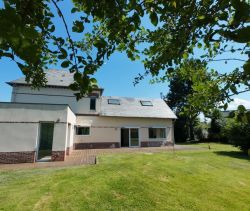A vendre LONGèRE  8 PIECES 147 M2 BORD DE MER QUIBERVILLE