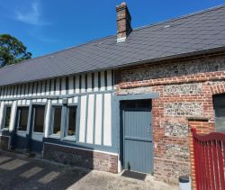A vendre LONGèRE  8 PIECES 147 M2 BORD DE MER QUIBERVILLE