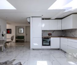 A vendre appartement T2 de 40 m² DERNIER ETAGE carre d'or NICE