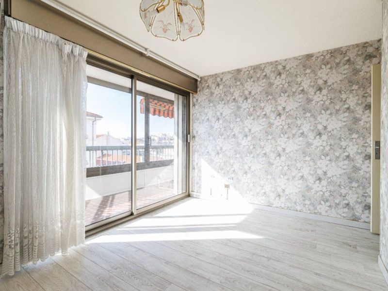 A louer APPARTEMENT T4 98 M2 BORD DE MER NICE