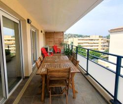 A louer APPARTEMENT DUPLEX T5 142 M2 BORD DE MER SAINTE MAXIME
