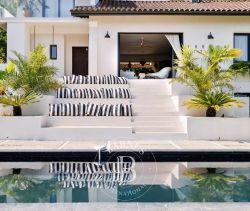 A vendre JOLIE MAISON DE VILLE 5 PIECES 147 M² PISCINE ANGLET