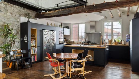A vendre MAGNIFIQUE APPARTEMENT 8 PIECES 260 M² DUPLEX CIBOURE