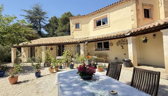 A louer MAISON  6 PIECES 200 M2  FONTVIEILLE