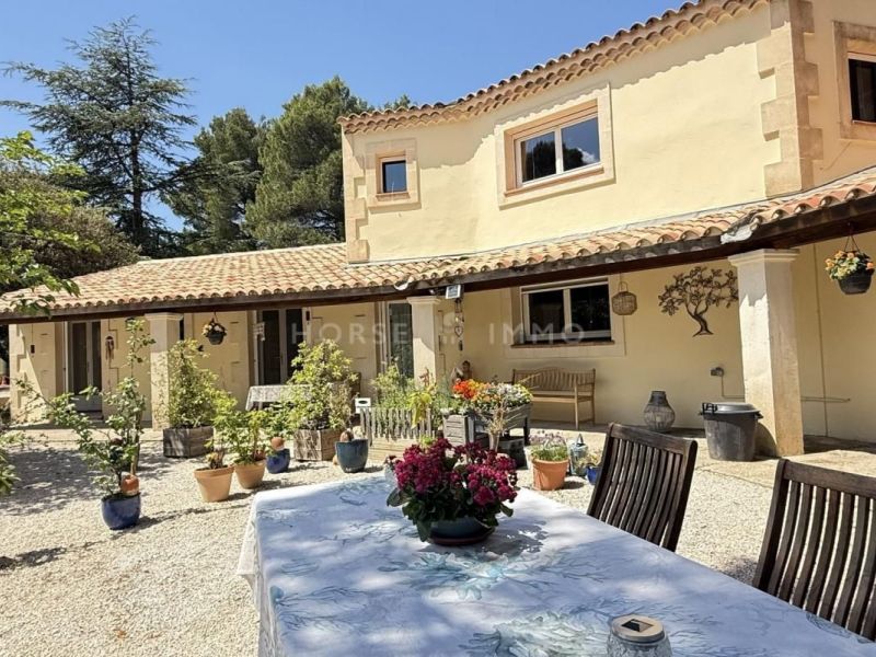 A louer MAISON  6 PIECES 200 M2  FONTVIEILLE