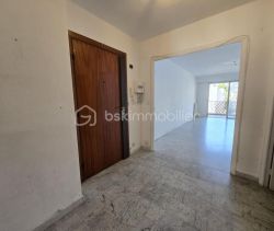 A louer APPARTEMENT DE PRESTIGE T2 55 M2 TERRASSE VUE MER NICE