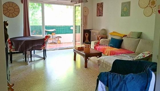 A louer APPARTEMENT T3 71 M2 TERRASSE BORD DE MER TOULON