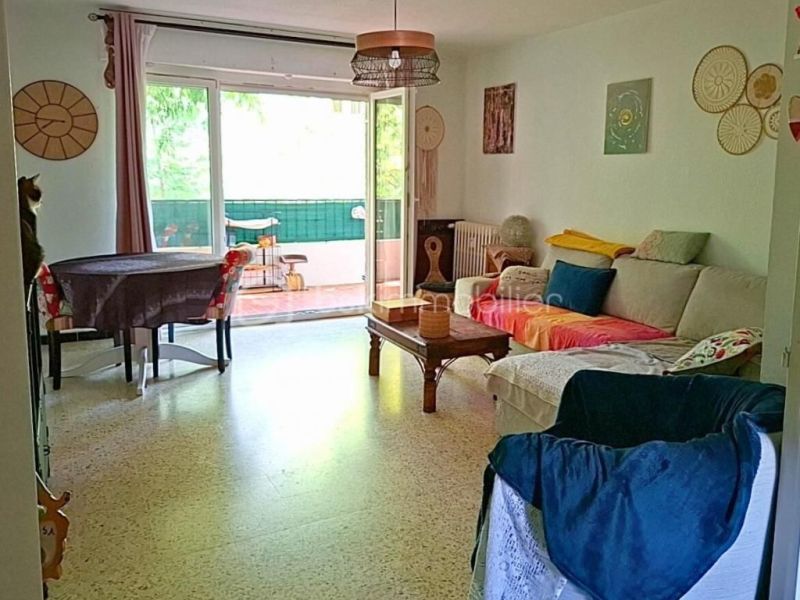 A louer APPARTEMENT T3 71 M2 TERRASSE BORD DE MER TOULON