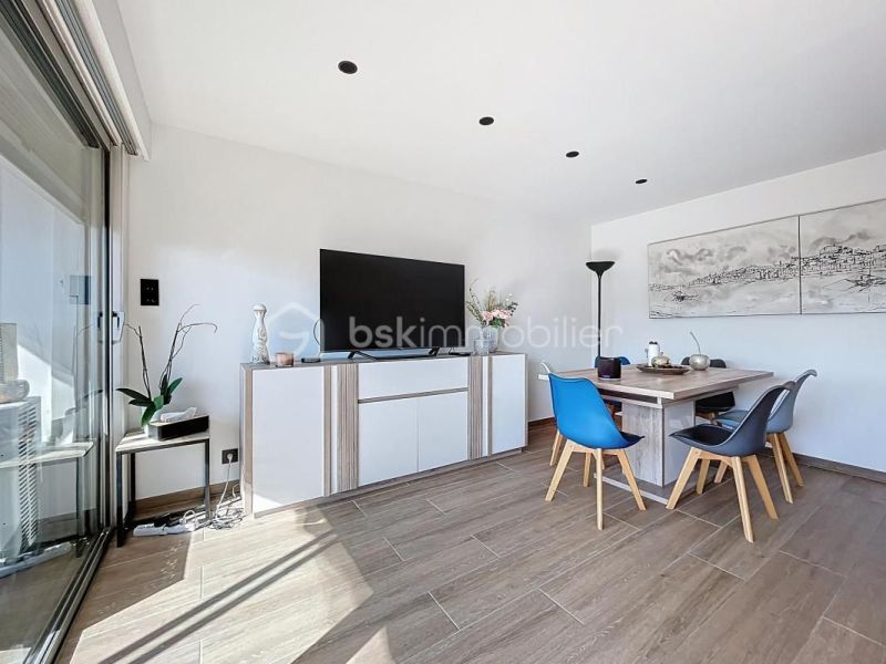 A louer APPARTEMENT T4 103 M2 BORD DE MER LE CANNET