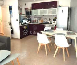 A louer APPARTEMENT T3 56 M2 TERRASSE BORD DE MER LA SEYNE SUR MER