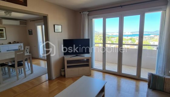 A louer APPARTEMENT T5 100 M2 BORD DE MER LA SEYNE SUR MER