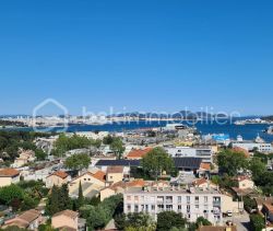 A louer APPARTEMENT T5 100 M2 BORD DE MER LA SEYNE SUR MER