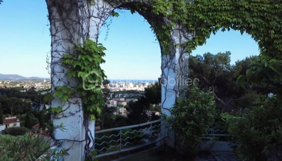 A louer MAISON  DE MAîTRE VUE MER TOULON