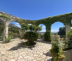 A louer MAISON  DE MAîTRE VUE MER TOULON