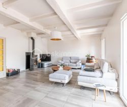A louer MAISON  8 PIECES 210 M2 PLAGE à PIED SIX FOURS LES PLAGES