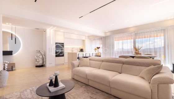 A louer APPARTEMENT DE PRESTIGE T3 83 M2 TERRASSE VUE MER LE CANNET