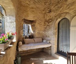 A louer MAISON  DE MAîTRE  UZES