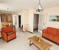 A louer APPARTEMENT T3 78 M2  NIMES