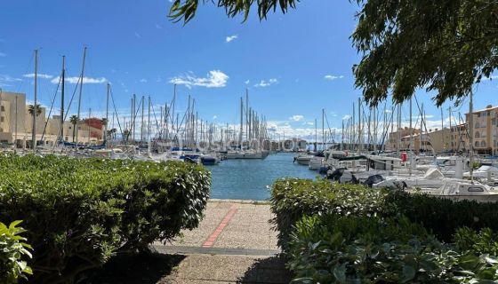 A louer APPARTEMENT T3 53 M2 BORD DE MER LEUCATE