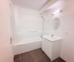 A louer APPARTEMENT T2 43 M2 TERRASSE  NIMES
