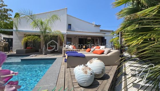 A louer MAISON  D'ARCHITECTE BORD DE MER LE BEAUSSET