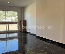 A louer APPARTEMENT T4 71 M2 BORD DE MER TOULON