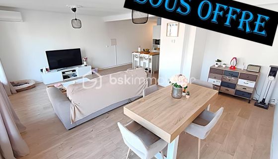 A louer APPARTEMENT T3 76 M2 TERRASSE BORD DE MER LA SEYNE SUR MER