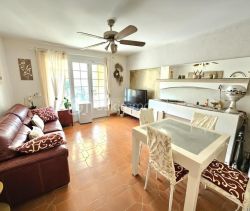 A louer APPARTEMENT T2 48 M2 TERRASSE BORD DE MER SAINT RAPHAEL