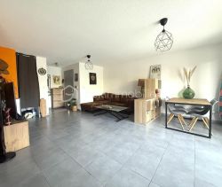 A louer APPARTEMENT T3 71 M2 TERRASSE BORD DE MER SETE