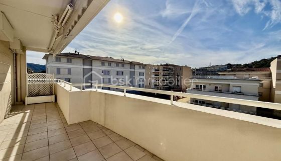 A louer APPARTEMENT T3 65 M2 TERRASSE BORD DE MER MANDELIEU LA NAPOULE