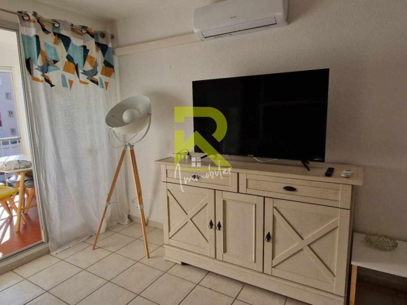 A vendre STUDIO  26 M2 TERRASSE BORD DE MER LE CAP D AGDE