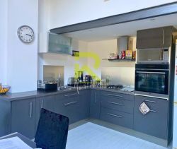 A vendre LOFT  74 M2 TERRASSE BORD DE MER AGDE