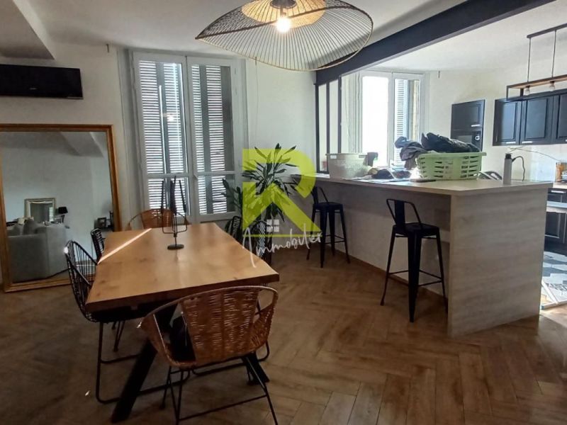 A louer APPARTEMENT T4 123 M2  BEZIERS