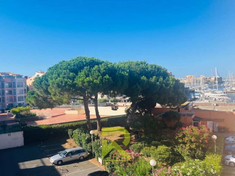 A vendre APPARTEMENT T3 60 M2 BORD DE MER LE CAP D AGDE