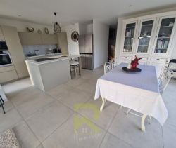 A louer MAISON  5 PIECES 134 M2 BORD DE MER SERIGNAN