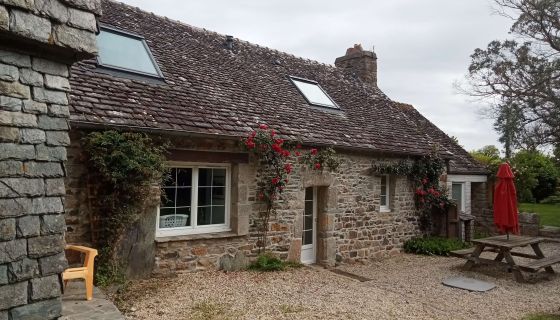 A vendre maison en pierres 3 PIECES 60 M²  proche de la mer GUIMAEC